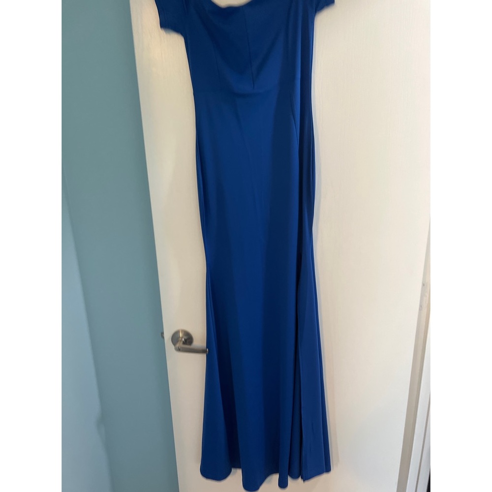 Blue jersey short sleeve with slit